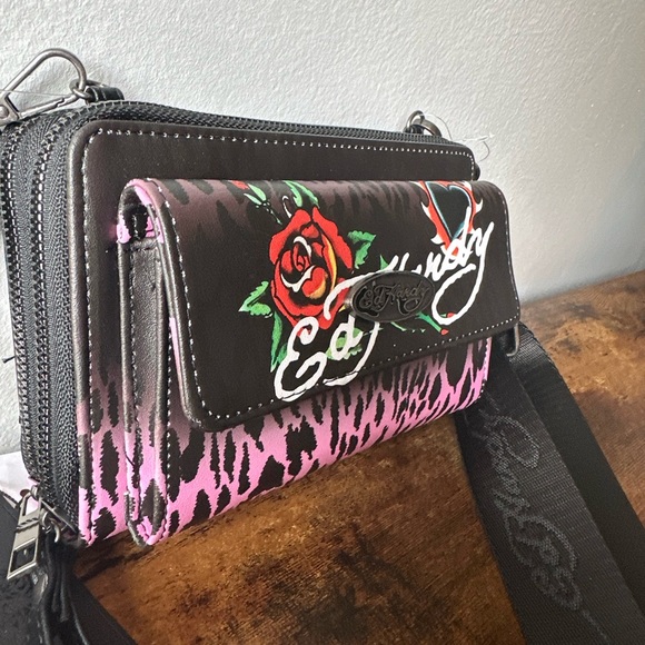 Ed Hardy Black & Pink Leopard Print Crossbody Wallet Bag with Wristlet Strap NWT - Picture 2 of 9